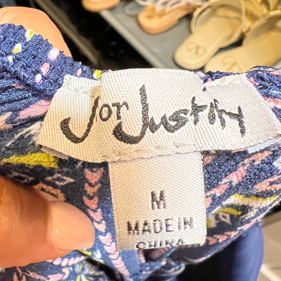 Size M Print Jumpsuit - Picture 3 of 3